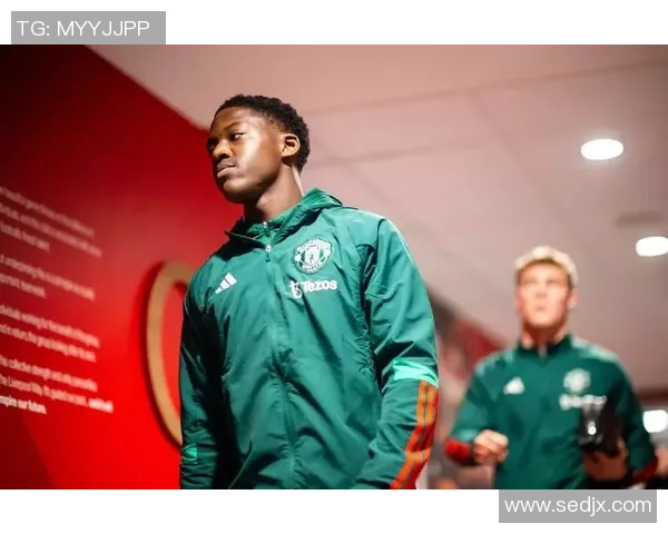 踢足球头型的魅力与技巧解析让你在球场上更加自信与出色